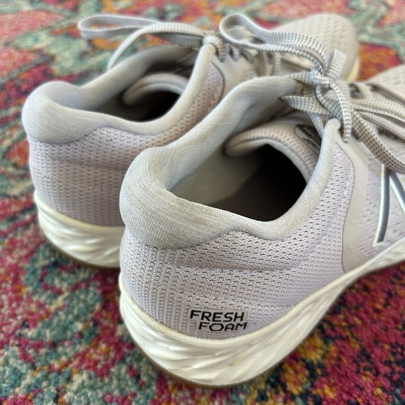 New Balance | Women's Lavender/Grey Fresh Foam Arishi V2 Running Shoes, size 8.5 - Picture 10 of 14